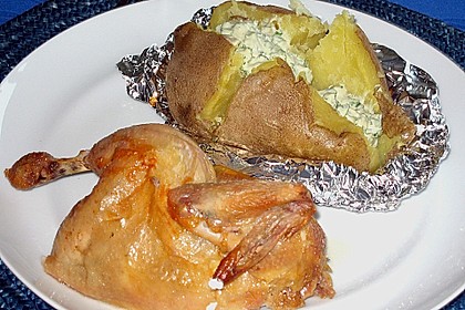 Ofenkartoffel mit Kr&auml;utersauce
