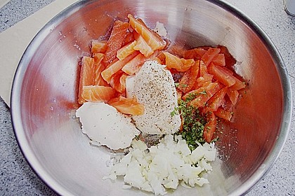 Gef&uuml;llter Bl&auml;tterteig mit Lachs 1