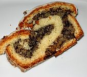 Gerollter Mohnkuchen (Bild)