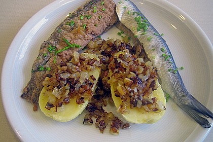 Hering mit Speck- und Zwiebelsauce 2