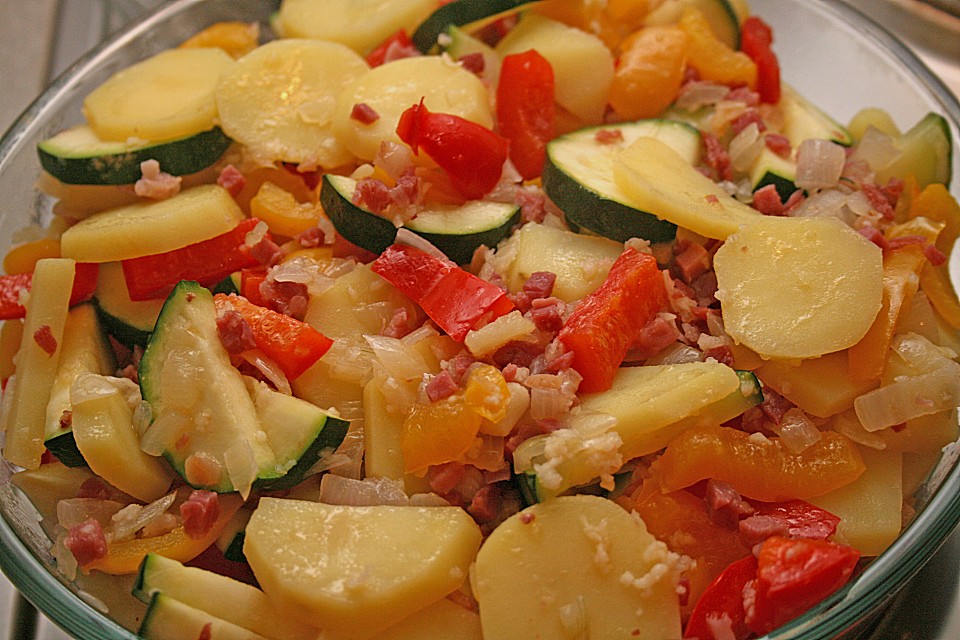 Zucchini - Paprika - Kartoffel - Auflauf (Rezept mit Bild) | Chefkoch.de