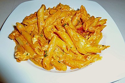 &Uuml;berbackene Penne mit k&ouml;stlicher Tomatensauce 7