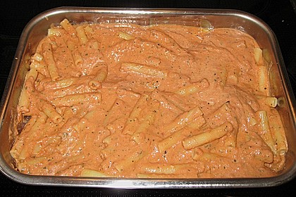 &Uuml;berbackene Penne mit k&ouml;stlicher Tomatensauce 1