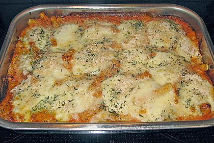 &Uuml;berbackene Penne mit k&ouml;stlicher Tomatensauce 3
