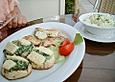 &Uuml;berbackene, gef&uuml;llte Champignons mit Spinat und Schafsk&auml;se