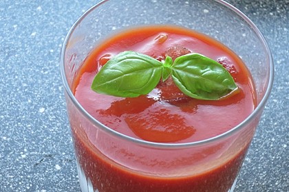 Gazpacho Andaluz - mit Staudensellerie 3