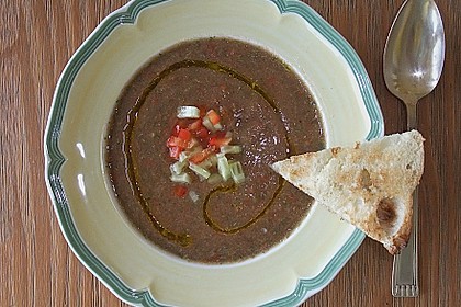 Gazpacho Andaluz - mit Staudensellerie 4
