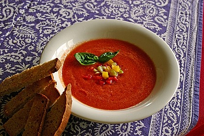 Gazpacho Andaluz - mit Staudensellerie