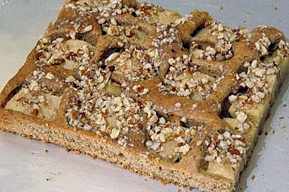 Saftiger Apfel - Blechkuchen mit Mandeln
