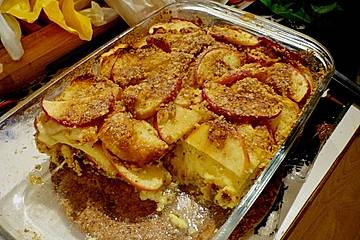 Brotauflauf mit Äpfeln