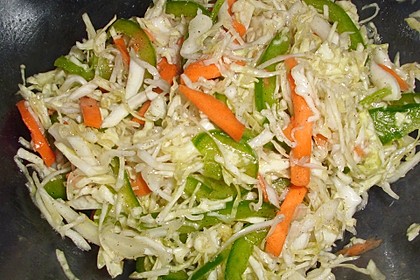 Griechischer Krautsalat mit Karotte und Paprika 2