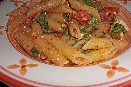 Mediterraner Nudelsalat mit Rucola 2