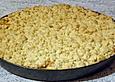 K&auml;setarte mit Aprikosen und Vanillestreuseln