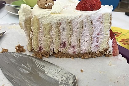 Gewickelte Erdbeer - Tiramisu - Torte 24