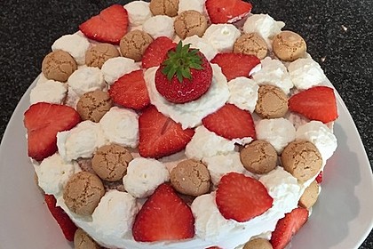 Gewickelte Erdbeer - Tiramisu - Torte 7