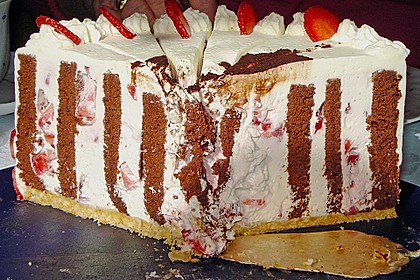 Gewickelte Erdbeer - Tiramisu - Torte 19