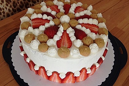 Gewickelte Erdbeer - Tiramisu - Torte 3