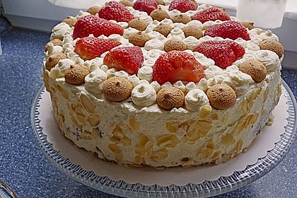Gewickelte Erdbeer - Tiramisu - Torte 8