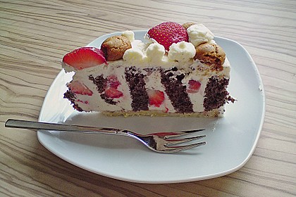 Gewickelte Erdbeer - Tiramisu - Torte 5