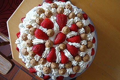 Gewickelte Erdbeer - Tiramisu - Torte 16