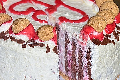 Gewickelte Erdbeer - Tiramisu - Torte 6