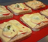 &Uuml;berbackener Toast (Bild)