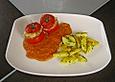 Vegetarische gef&uuml;llte Tomaten mit Sauce