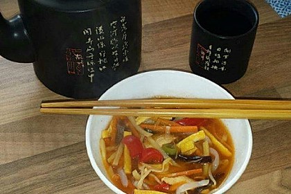 Sauer - scharfe Glasnudelsuppe 1