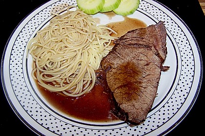 Rindsschmorbraten mit Essig und Rahm 4