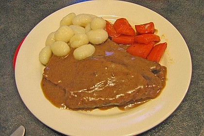 Rindsschmorbraten mit Essig und Rahm 6