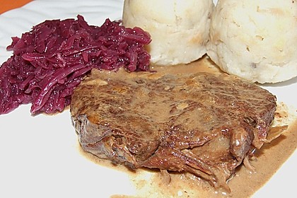 Rindsschmorbraten mit Essig und Rahm 16
