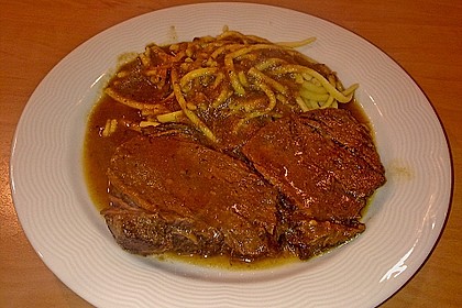 Rindsschmorbraten mit Essig und Rahm 19