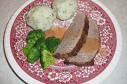 Rindsschmorbraten mit Essig und Rahm 22