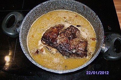 Rindsschmorbraten mit Essig und Rahm 23