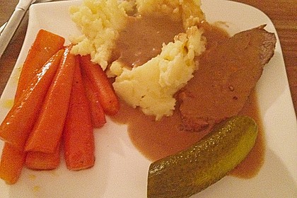 Rindsschmorbraten mit Essig und Rahm 25