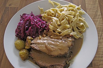 Rindsschmorbraten mit Essig und Rahm 26