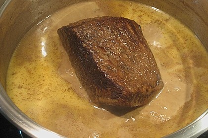Rindsschmorbraten mit Essig und Rahm 28