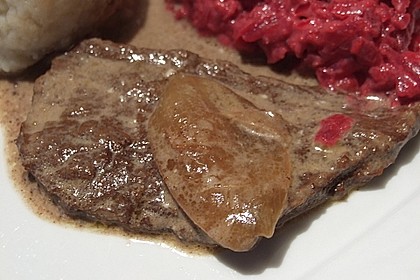 Rindsschmorbraten mit Essig und Rahm 32