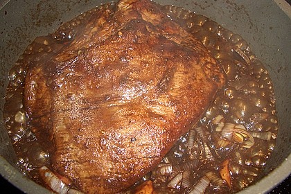 Rindsschmorbraten mit Essig und Rahm 34