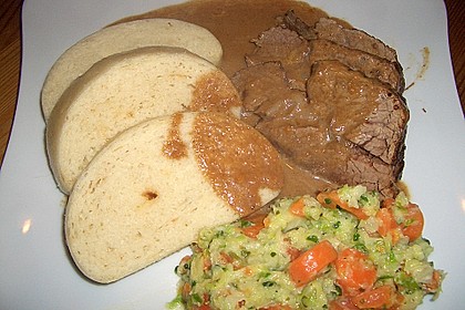 Rindsschmorbraten mit Essig und Rahm 35