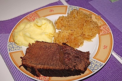 Rindsschmorbraten mit Essig und Rahm 36