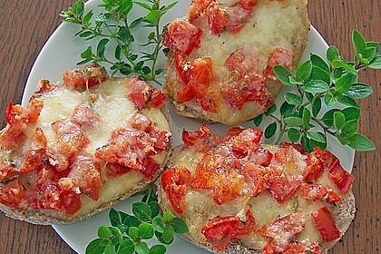 Crostini mit Tomaten und Mozzarella