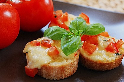 Crostini mit Tomaten und Mozzarella 2