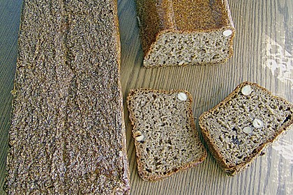 Roggenbrot mit geriebenen &Auml;pfel