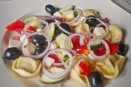 Tortellinisalat mit Mozzarella