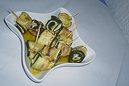 Eingelegte Zucchinir&ouml;llchen 42