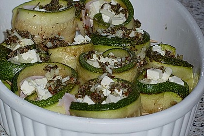 Eingelegte Zucchinir&ouml;llchen 70