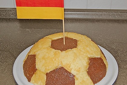 Fu&szlig;ball Charlotte mit Maulwurfkuchen - F&uuml;llung 16