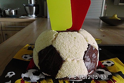 Fu&szlig;ball Charlotte mit Maulwurfkuchen - F&uuml;llung 52