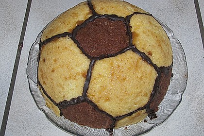 Fu&szlig;ball Charlotte mit Maulwurfkuchen - F&uuml;llung 56